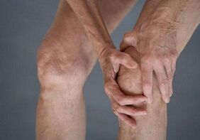 Knee self-proposulation with arthrosis